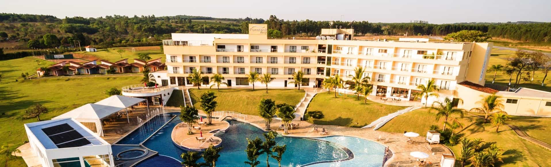 Desfrute de momentos únicos no Ramada Furnaspark, seu refúgio em Minas Gerais.