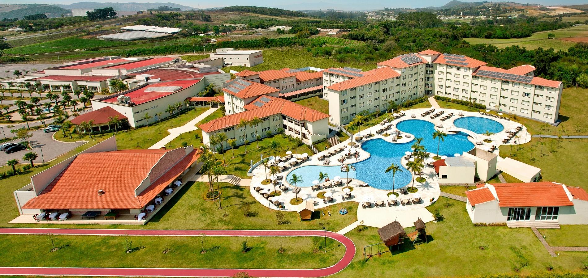 Relaxe e trabalhe em um só lugar. Vista do Tauá Resort Atibaia, ideal para eventos e hospedagem.